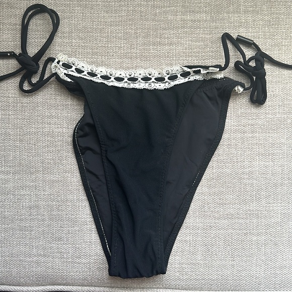 WITH JEAN Betsy Bikini Bottom Black / White - Picture 3 of 7